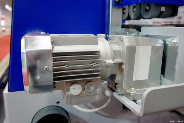 云南發(fā)電機(jī)組廠家：發(fā)電機(jī)的參數(shù)有哪些？